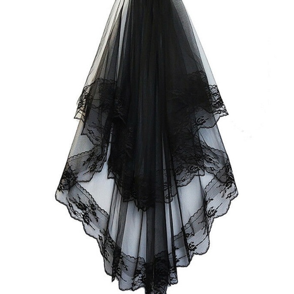 New Black or White 2 TIer Laced Edged Veil - Picture 7 of 12
